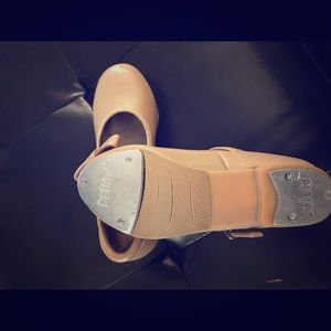 Balera girls size 2 tap shoes gently used